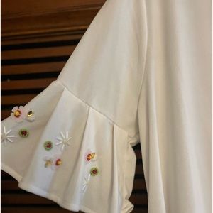 NEW 7th AVENUE NEW York & COMPANY WHITE BLOUSE SIZE MEDIUM